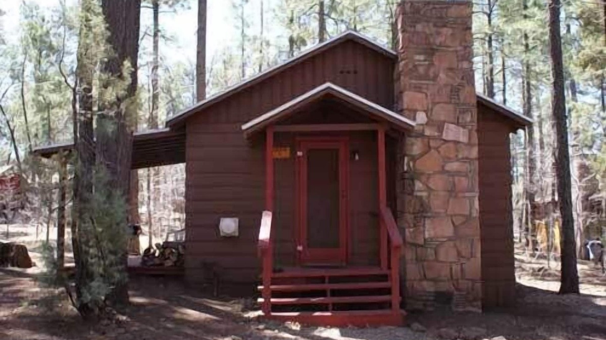 Pinetop-Lakeside Cabin | Whispering Pines Resort- Cabin #5