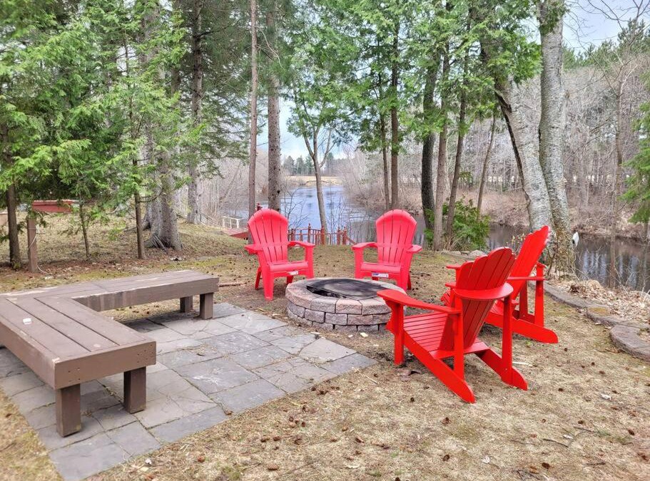 Burnt River House | Whispering Pines Riverside Retreat