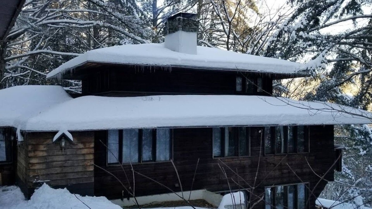 Stockbridge House | "Whispering Pines" Ski House in the heart of the Green Mountains