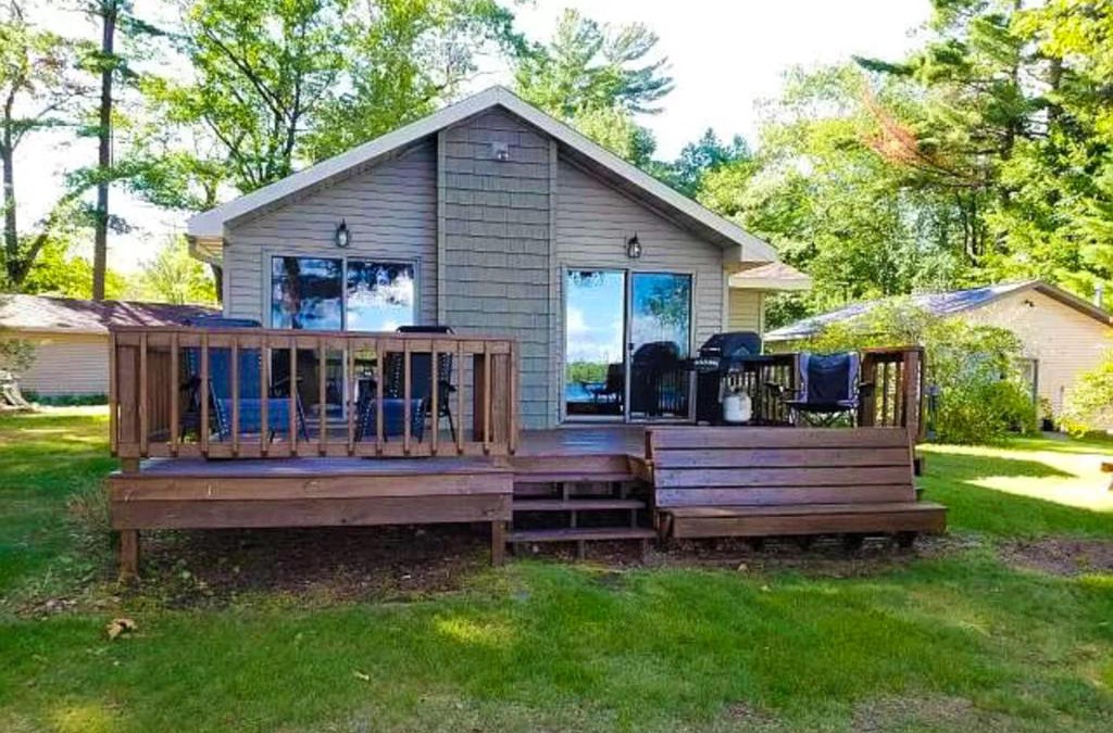 Tomahawk House | Whispering Pines