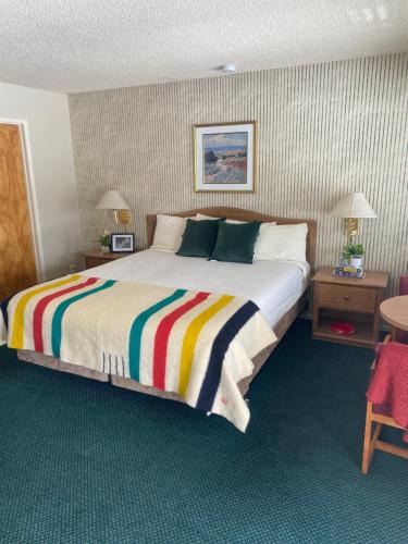 June Lake Hotel | Whispering Pines