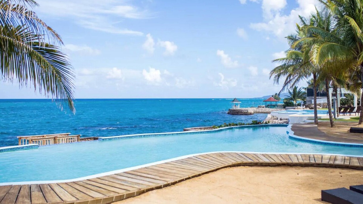 Tower Isle Condo | Whispering Seas luxury condominium