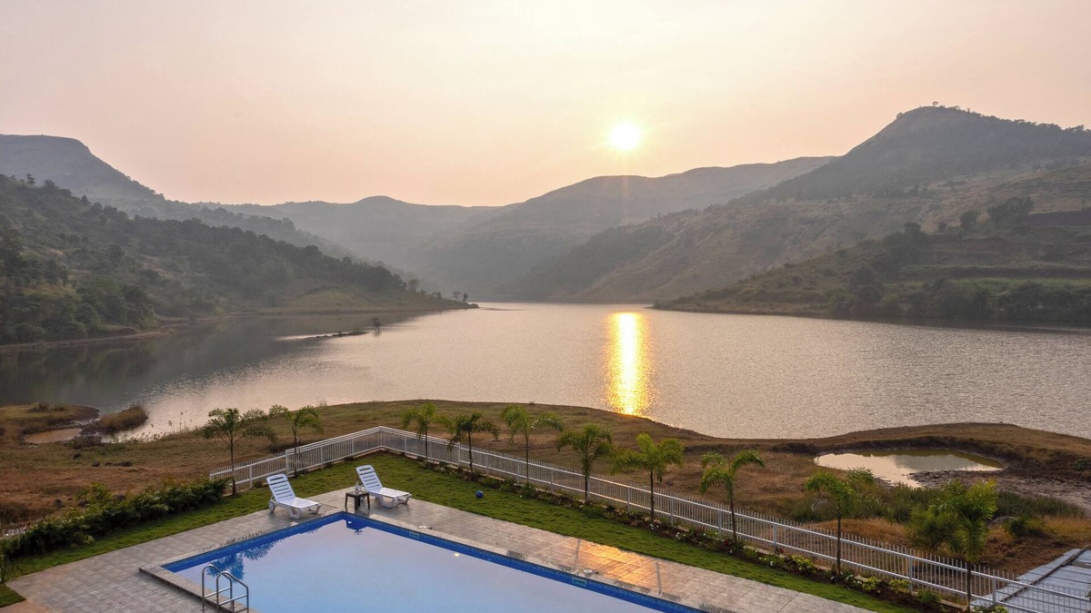 Igatpuri Villa | Whispering Vale, Igatpuri by Ebony Stays | Luxury 5BHK with Pool & Mountain View