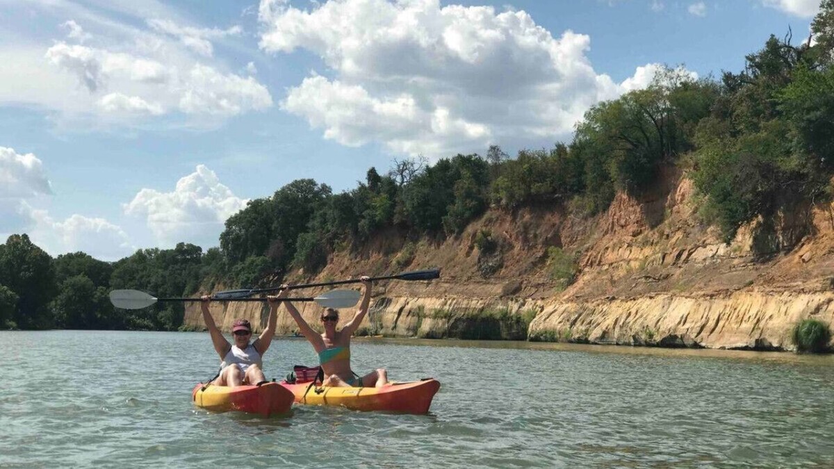 Smithville House | Whispering Winds~ Kayaking, Tubing, Fishing and Fun!