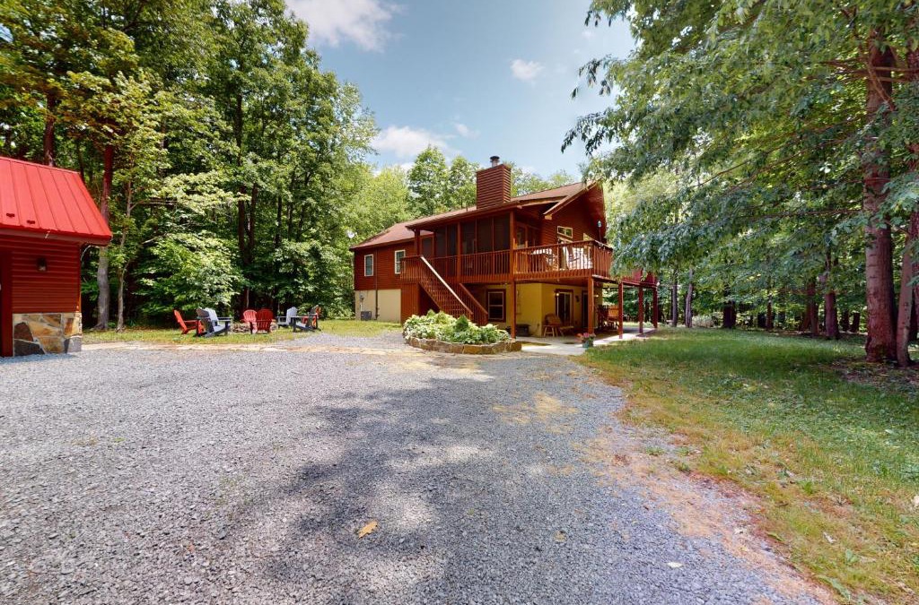 Bloomington House | Whistle and Quill Lodge