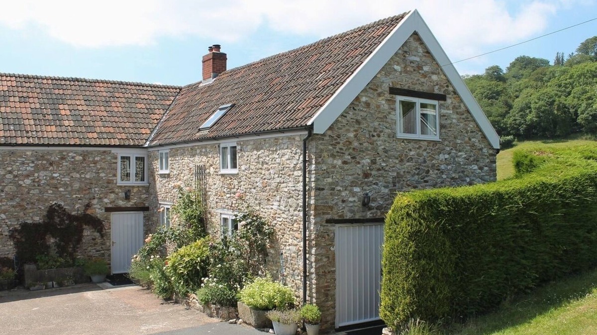 Monkton Cottage | WHITCOMBE COTTAGE, pet friendly, character holiday cottage in Honiton