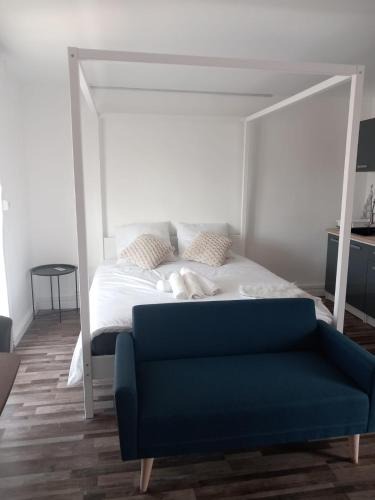Saint-Paul-de-Fenouillet Apartment | White and Cotton Suite