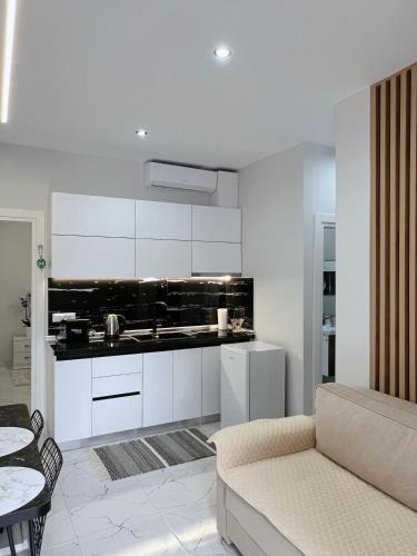 Vlore Apartment | White and Cozy Apartment
