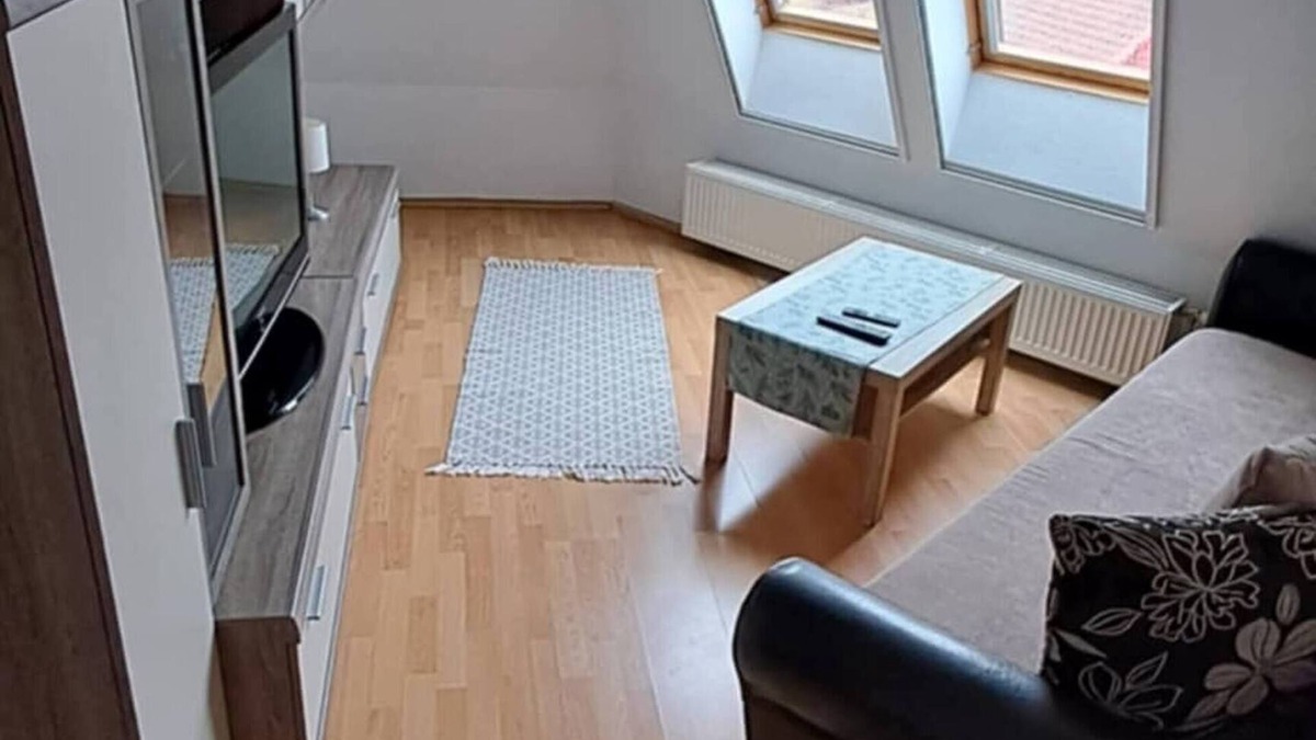 Kecskemet Apartment | White Apartment – Cozy & Central One-Bedroom Retreat in Kecskemét