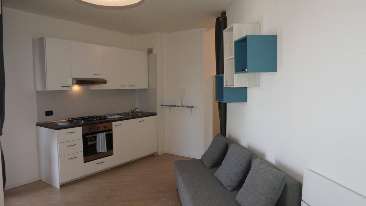 Lignano Sabbiadoro Apartment | White Black - Large one room apartment