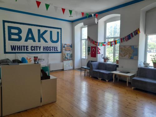 Nasimi Hostel | White City Hostel