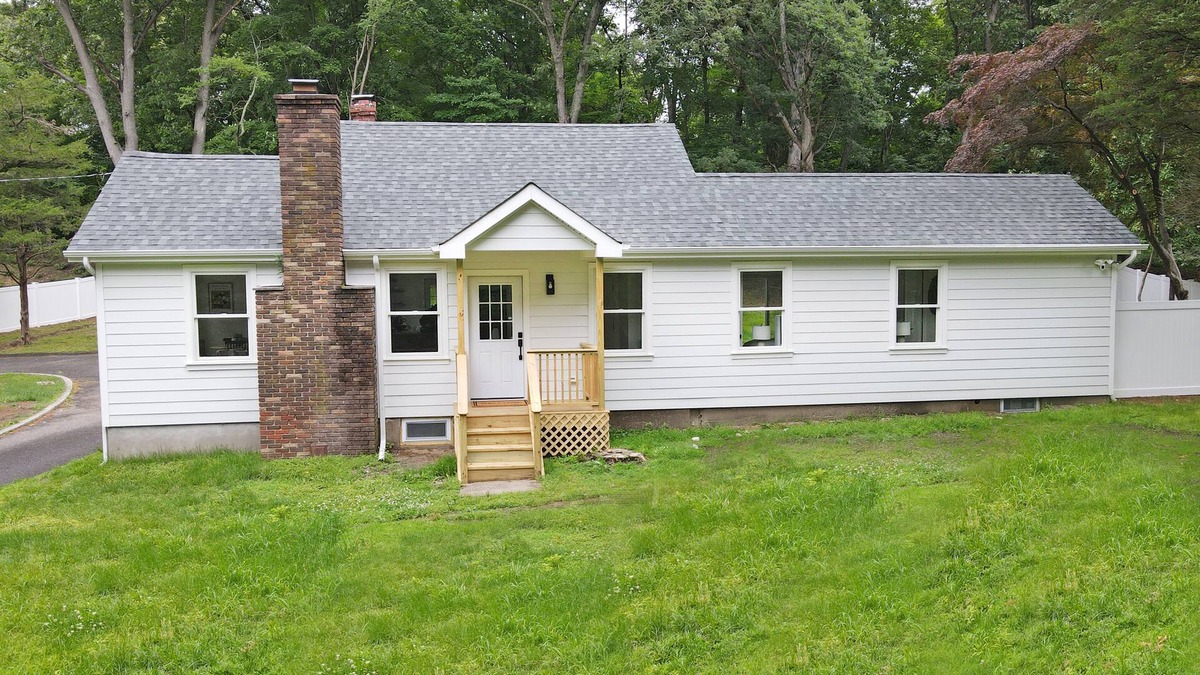 East Setauket House | White Cottage East Setauket