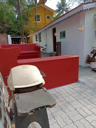 Sangolda Apartment | White Cottage by Lar Amorosa