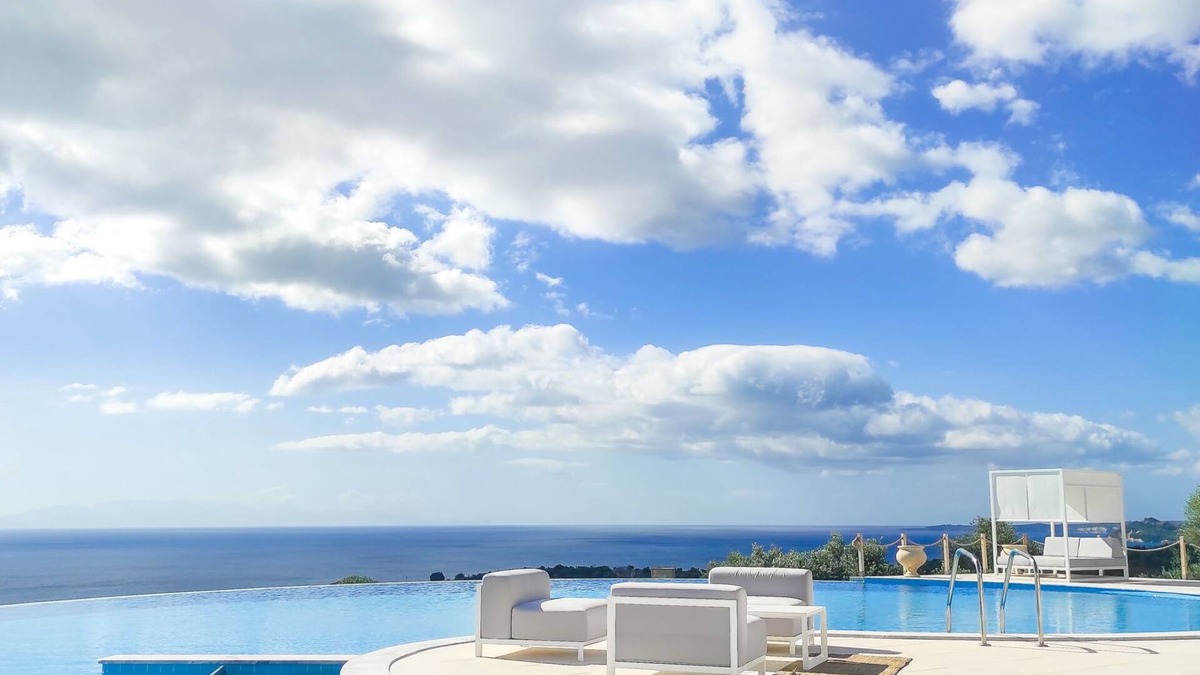 Aipeia Hotel | White Donkey Hotel