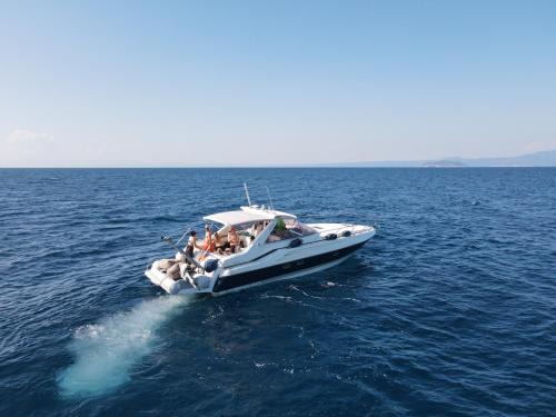 Kassandra Boat Rental | White Eagle Cruises Sani Beach
