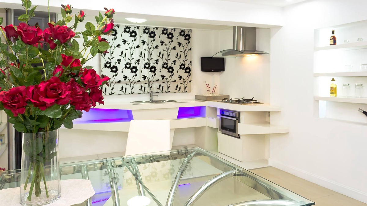 Pratumnak Hill House | White Elegance with a Touch of Modern