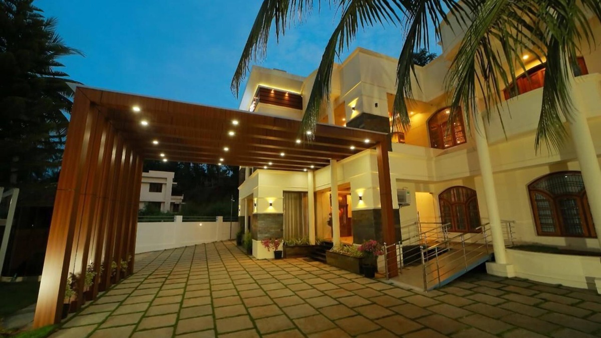 Thalassery Hotel | White Gate Luxury Hotel