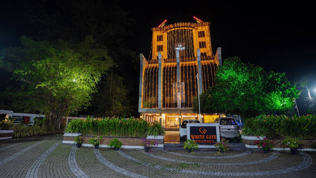 Vaikom Hotel | White Gate Residency