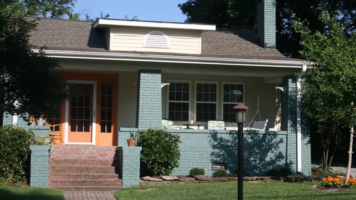 Hyman Heights Historic District House | White Hare Bungalow Downtown Hendersonville, NC