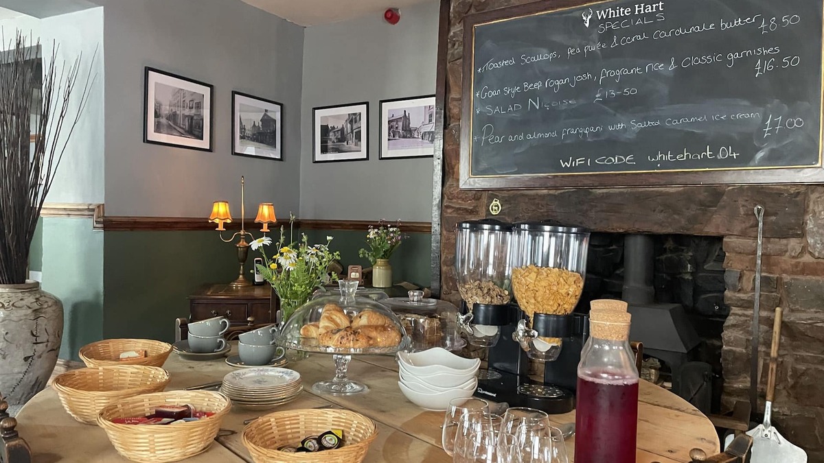Wiveliscombe Hotel | White Hart Hotel