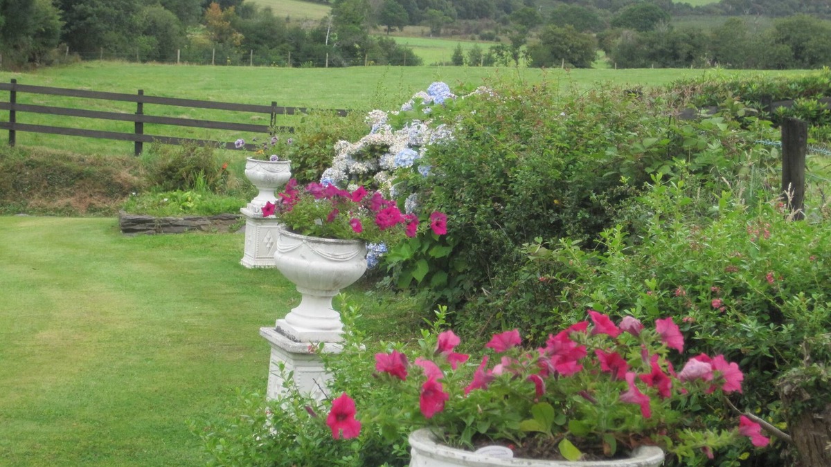 Kenmare Bed & Breakfast | White Heather Farmhouse