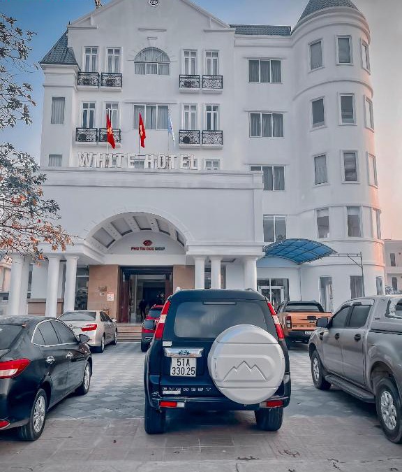 Ha Tinh Hotel | White Hotel