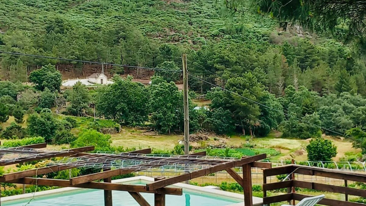 Alijo House | White House at Douro Vineyards