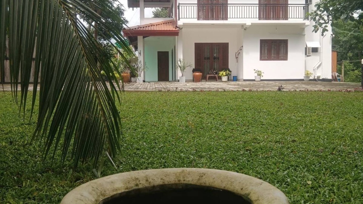 Maspotha House | White House Family StaynKurunegala Srilanka