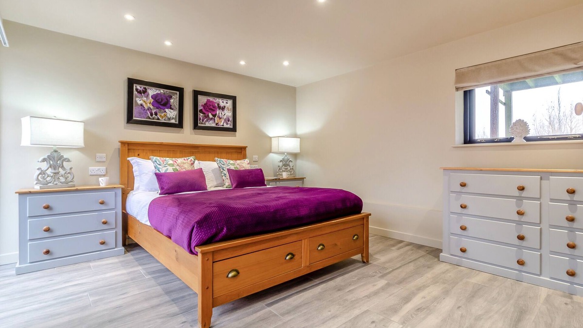 Halesworth House | White House Lodges - Nightingale