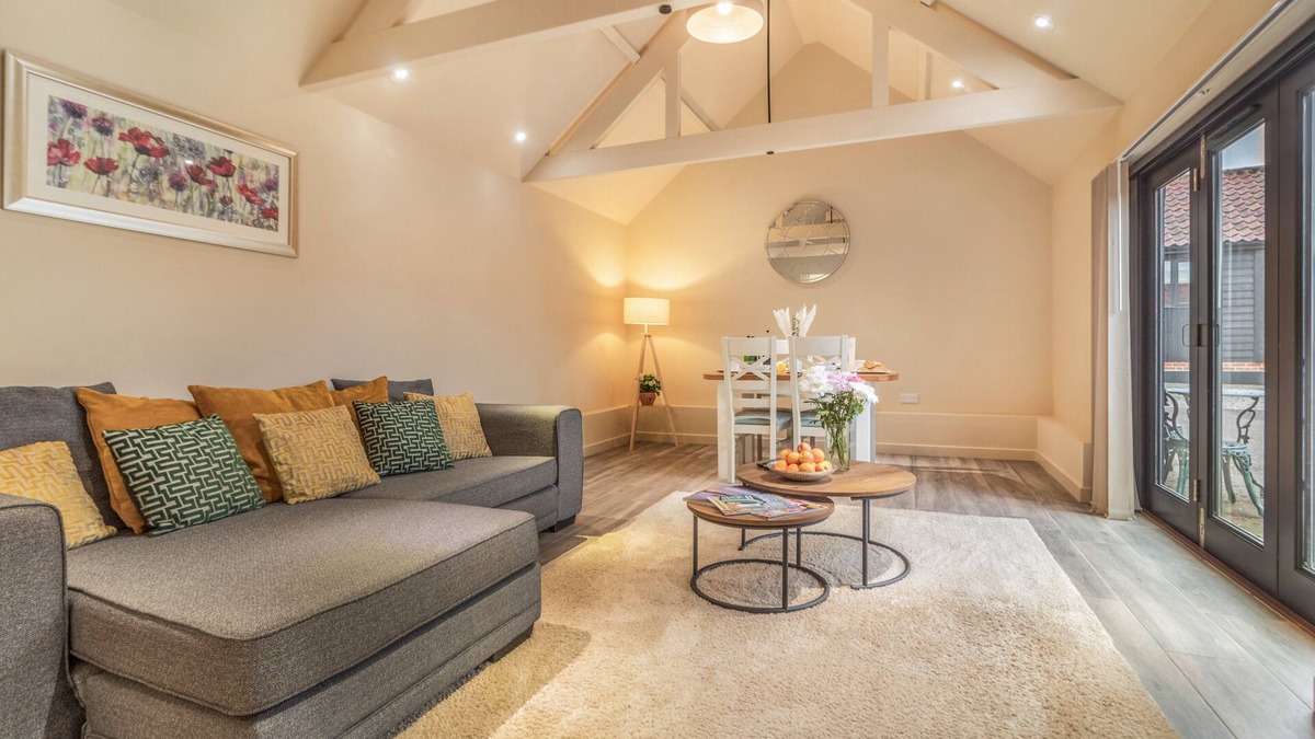 Halesworth House | White House Lodges - Tawny