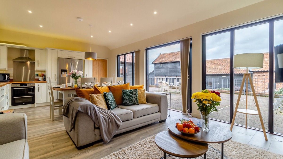 Halesworth House | White House Lodges - Avocet