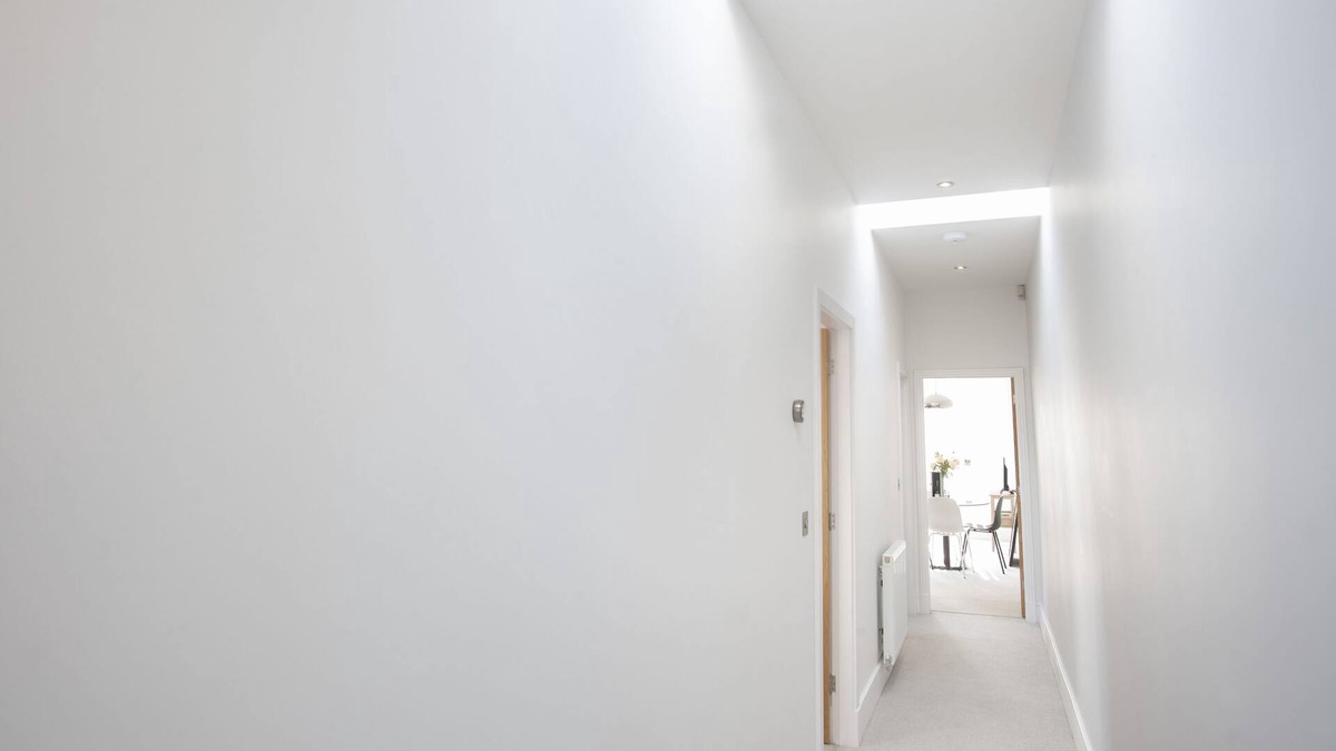 Huntington Apartment | White House Luxury Apartments- Apartment C