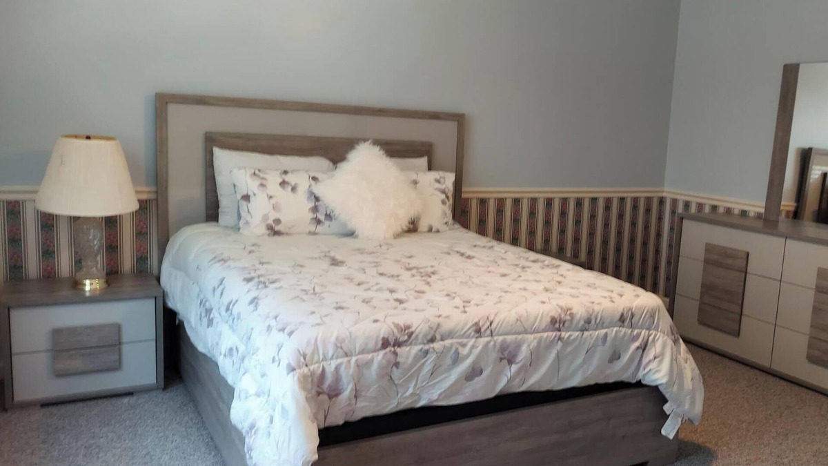 Warm Springs Cottage | White House Ranch two bedroom with pool, ranch animals & gorgeous sunsets.