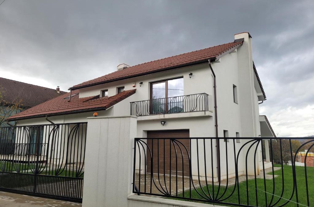 Baia-Sprie Villa | White House