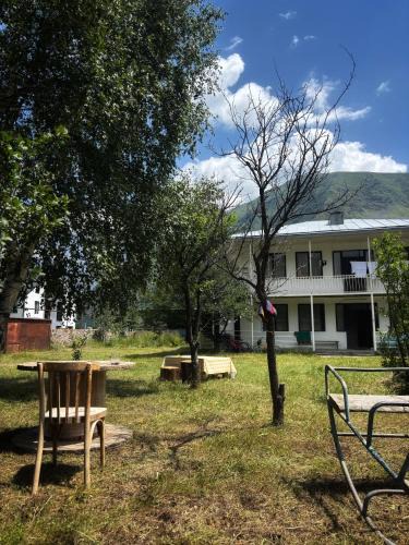Ach'khoti House | White Inn Kazbegi - Achkhoti