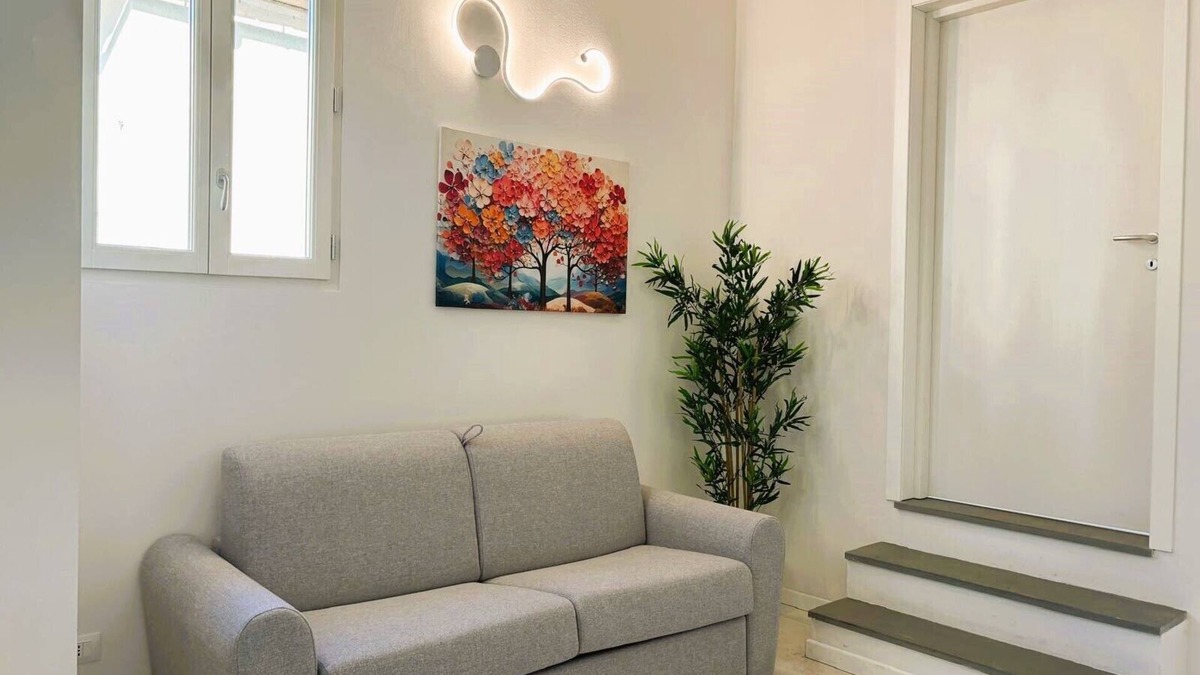 Isolotto Apartment | White Iris Apartment