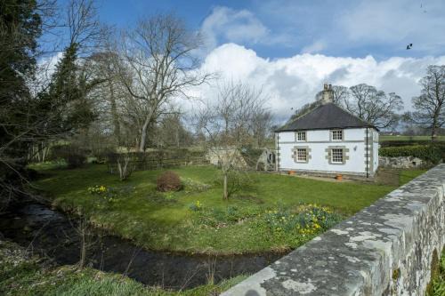 Humshaugh House | White Lodge Haughton Castle
