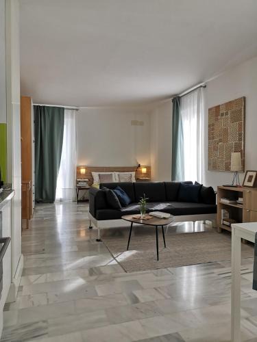 San Lorenzo Apartment | White Loft Alameda