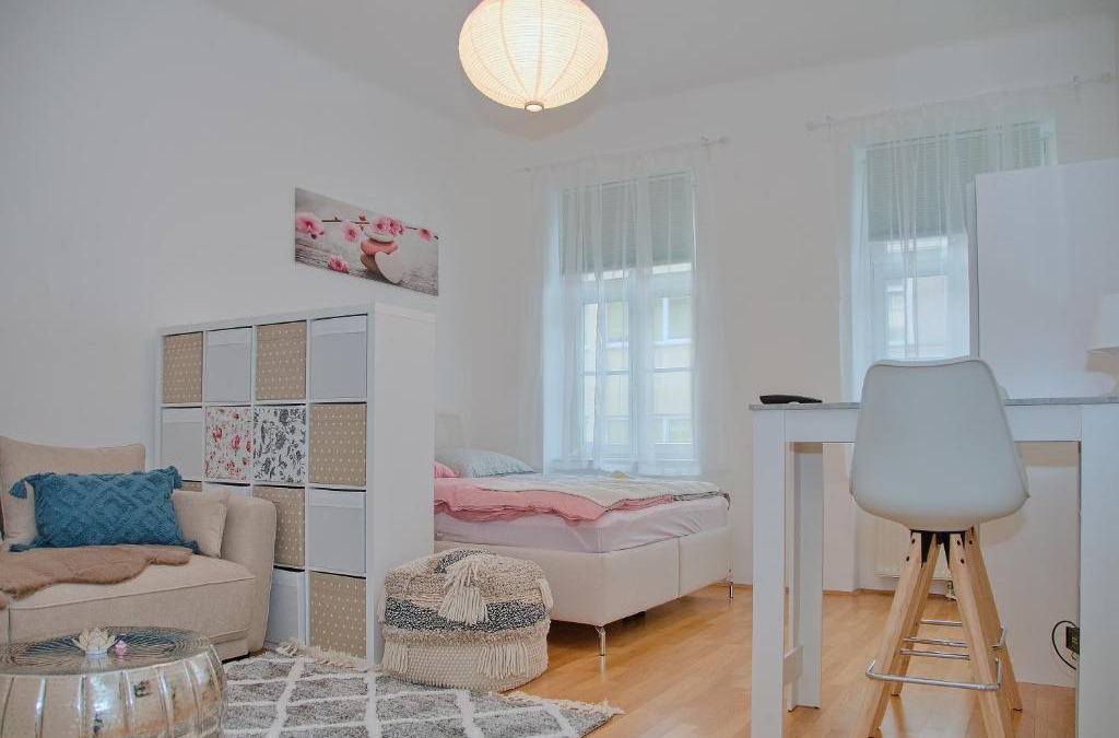 Josefstadt Apartment | White Lotus Apartment