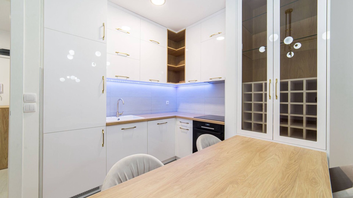 East Sarajevo Apartment | White lux apartment+garage