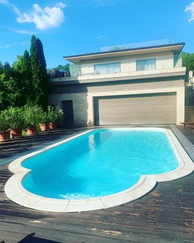 Esztergom Apartment | White Luxury Villa Esztergom