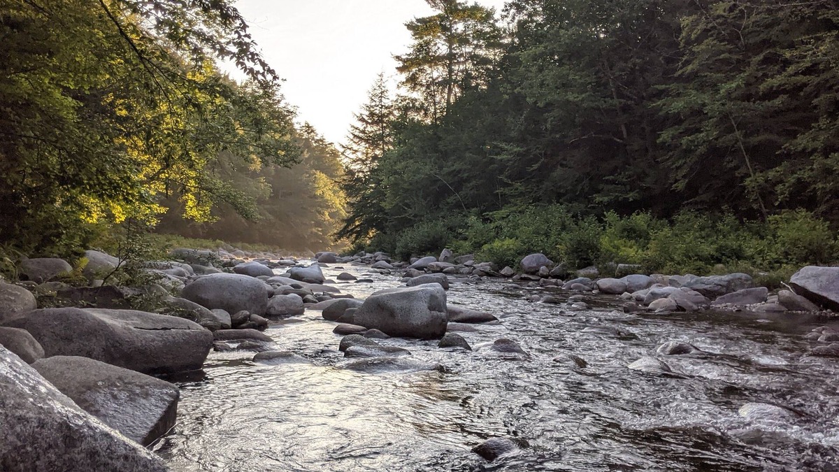 Woodsville Cabin | White Mountain scenic river camp with cozy cabin