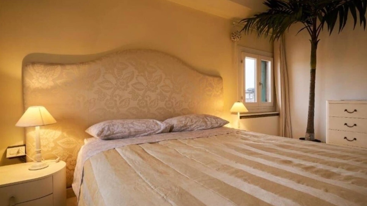 Conegliano Apartment | White oak wood