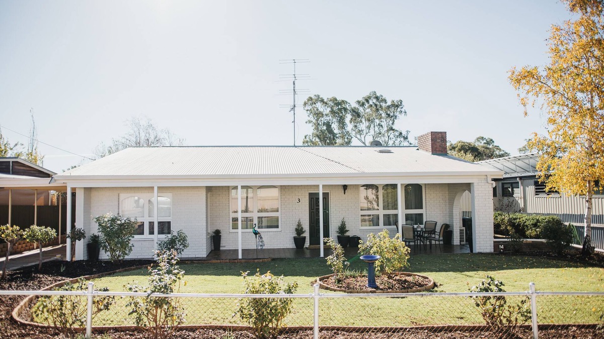 Clare House | White on Wright Clare