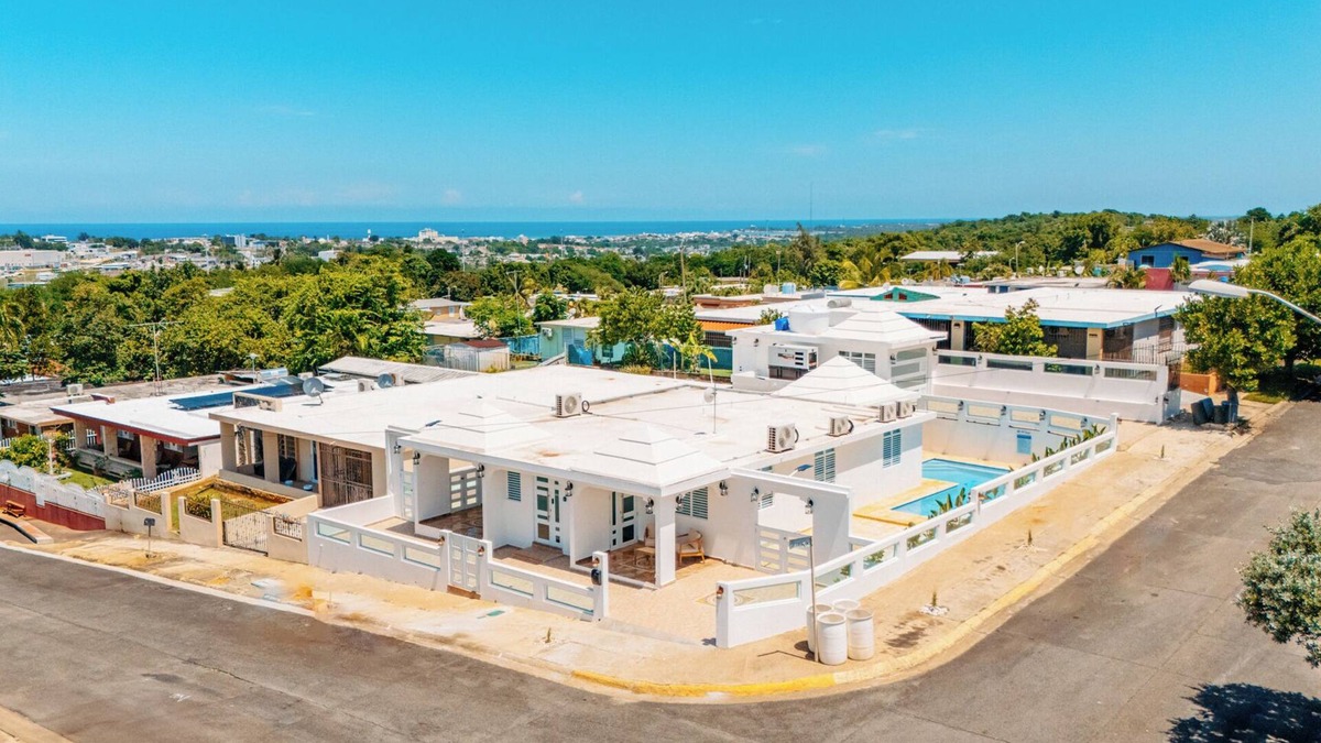 Hato Arriba House | White Peacock - Private Pool & Near Amazing Beaches