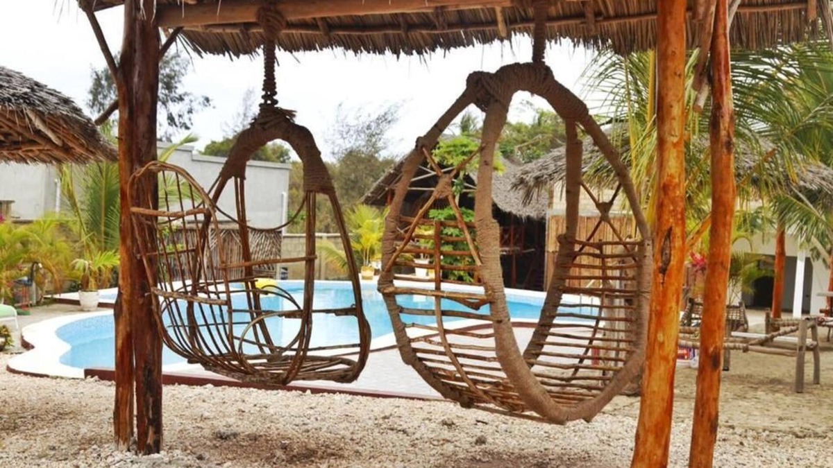 Kiwengwa House | White Pearl Bungalow