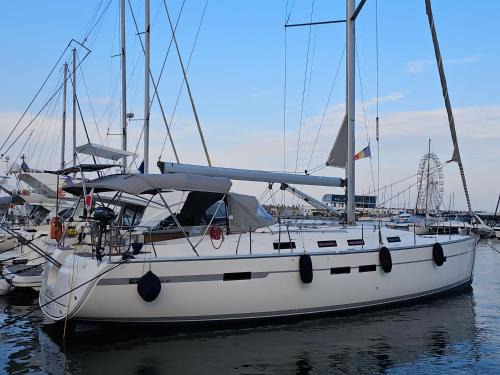 Old Town Boat Rental | White Pearl