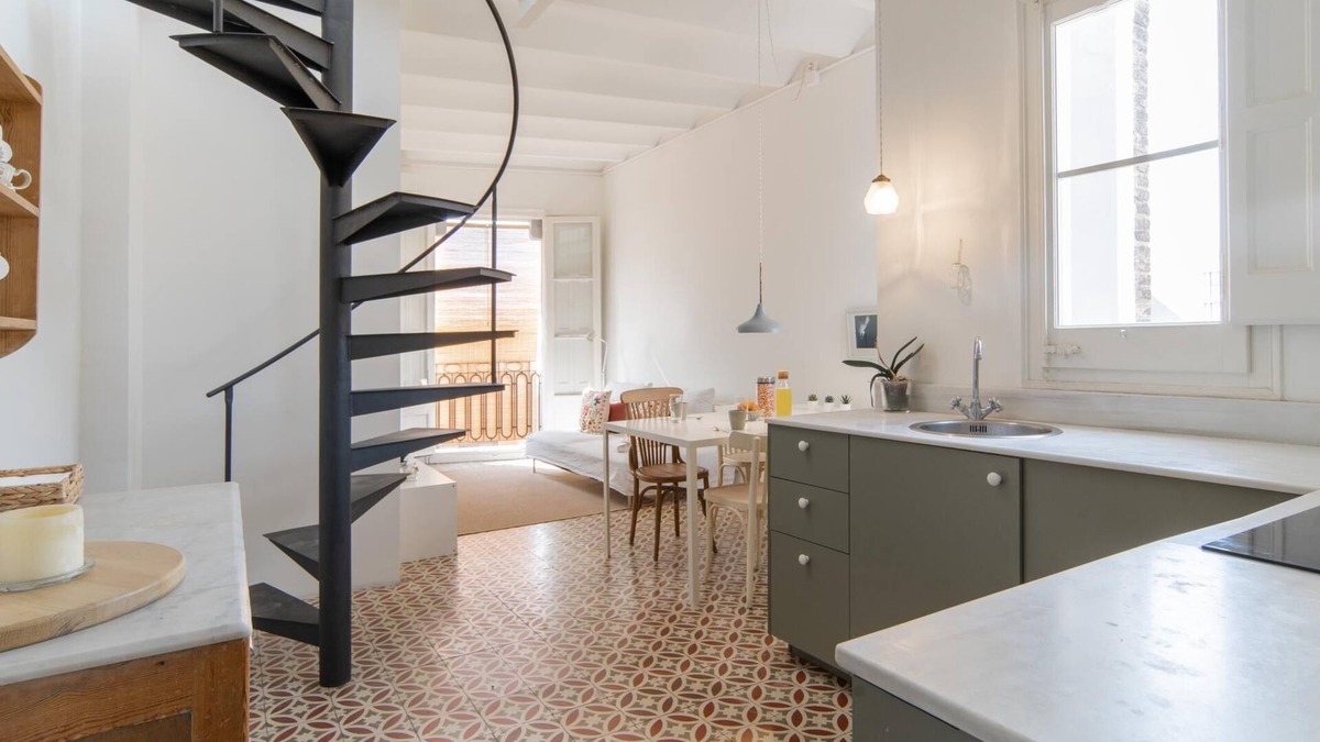 El Parc i la Llacuna del Poblenou Apartment | White Penthouse Apartment