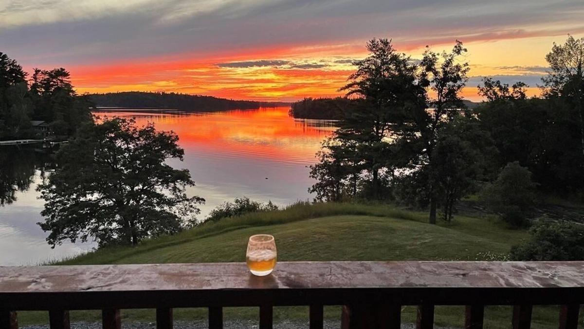 Sioux Narrows Nestor Falls Cabin | White Pine Retreat - Main Lodge, Fab Sunsets, Totally Refurnished - Sleeps 11