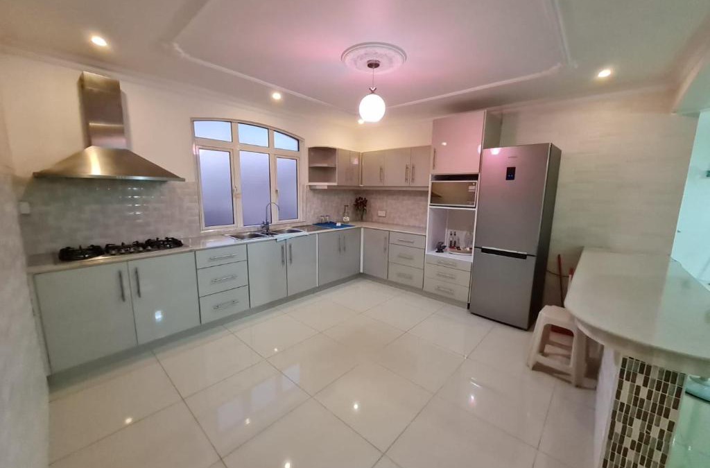 Quatre Bornes House | White Residence
